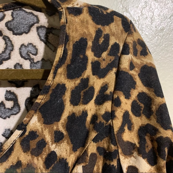 Leopard Print Size L with Shoulder Pads 3/4 Sleeve Brown Black Cream - Picture 7 of 7